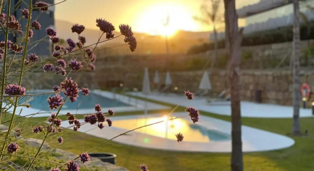 Large Boho Chic Apartment with Sea View and Spa at Oasis325 Estepona