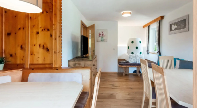 Cozy Holiday Home in Tyrol near Ski Area, Rezerwuj Chalet Oetz 