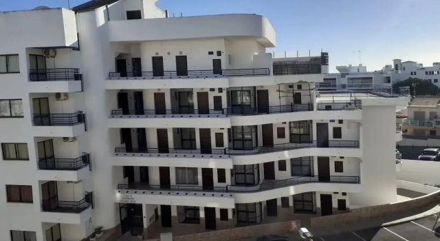 Turigarden Flat in the Center of Olhos Agua, Boek Appartement Hotels in Albufeira met parkeren, Parkeren