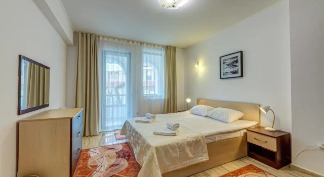 Апартаменты Bright and Spacious 2-BDR Apartment with Balcony
