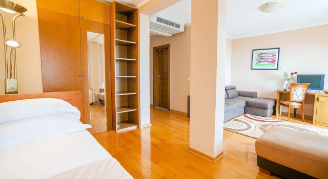 Hotel Petrovac, Забронировать Отель Петровац Будванская ривьера
