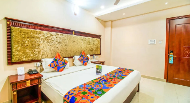 Номер Premium FabHotel Eleven Heights