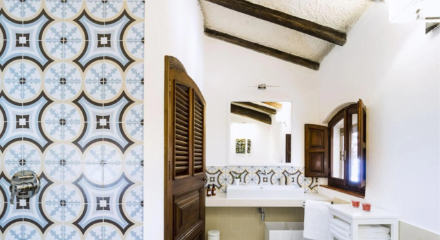 Exclusive seafront villa with private pool-VILLA LUNA BLU