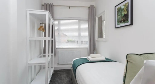 Oliverball Serviced Apartments - Milton Heights - Modern 2 bedroom apartment with terrace in Portsmouth