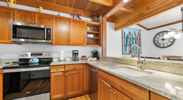 Tennis Townhome #1327 : 2, 225