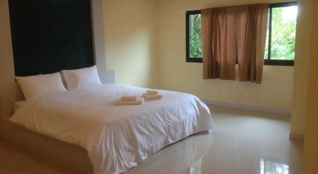 Семейный номер Standard Juntima Place at Amphawa