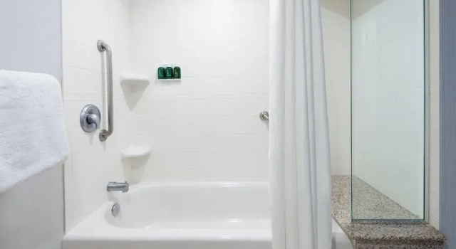 Люкс c 1 комнатой Courtyard by Marriott Buffalo Airport