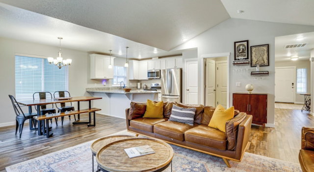 Entertainment Shed! Pet-friendly Oregon Coast Home, Забронировать Дом для отпуска Бей-Сити Орегонское побережье, рядом с Tillamook Country Smoker