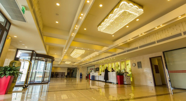 Люкс Hôtel Huatian Chinagora