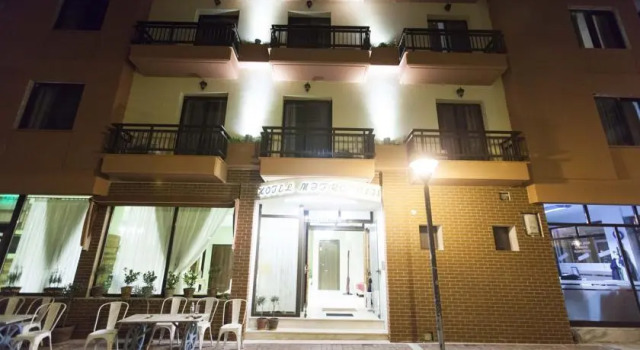Mitropolis Hotel, Забронировать Отель Александруполис 