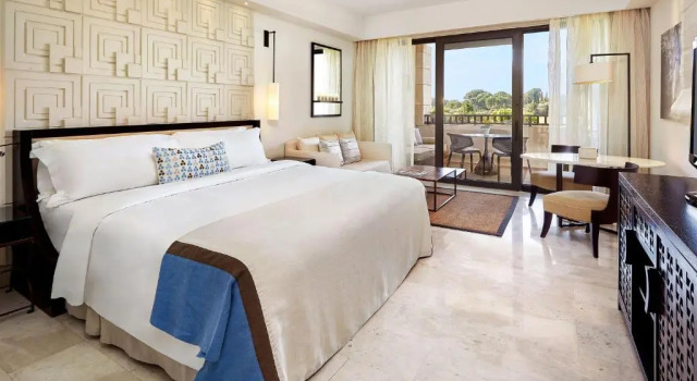Двухместный номер Deluxe с балконом и с частичным видом на море The Romanos, a Luxury Collection Resort, Costa Navarino