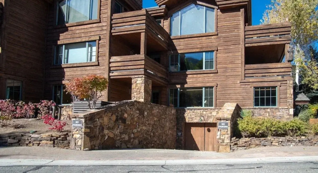 Lux Baldy Vista at Warm Springs Home + Hot Tub - Walk to SV Ski Lifts, Prenota Hotel Ketchum Sun Valley
