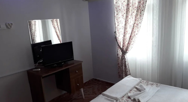 Трёхместный номер Standard c 1 комнатой с балконом Shadow Hotel