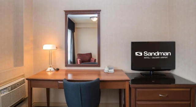 Четырёхместный номер Standard Sandman Hotel Calgary Airport