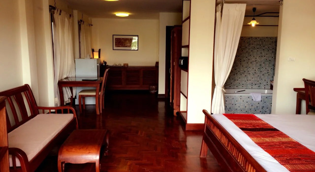 Avilla Phasouk Hotel