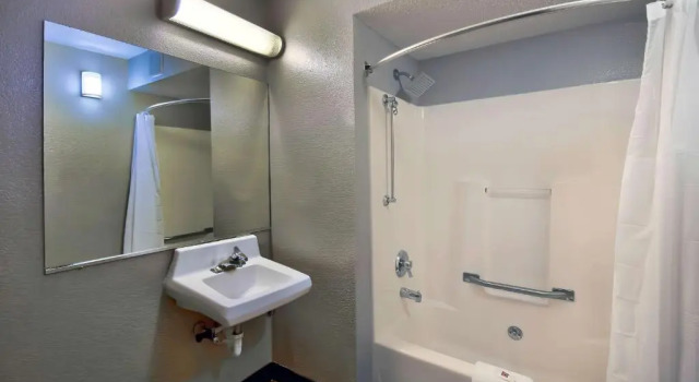 Двухместный номер Standard Motel 6-Warren, MI - Detroit East