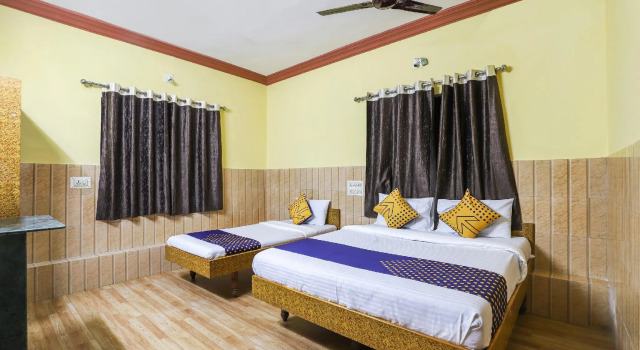 SPOT ON 65470 Hotel Apsara Guest House, Rezervovat Penzión Hotely v Gujarat s parkováním, Parkování