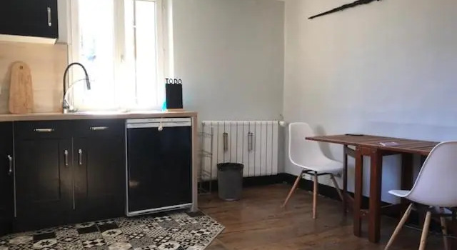 Appartement spacieux 1 chambre en CENTRE VILLE, Забронировать Апартаменты/квартира Отели Лиможа с парковкой, рядом с Церковь Сен-Мишель-де-Лион, Парковка