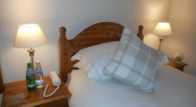 Номер Standard The Robertson Arms Hotel