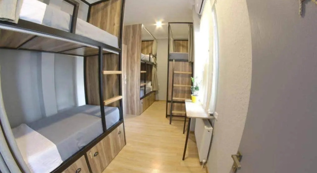 Кровать в общем номере (мужской номер) Hostel Nomad