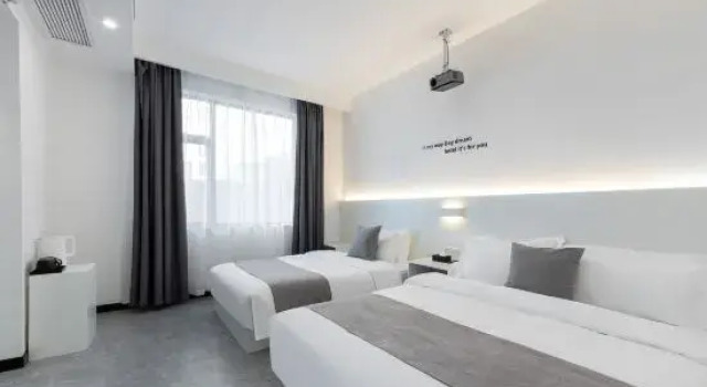 Семейный люкс Yueyang H·myway Daydream Homestay (Yueyang Tower District Hunan Institute of Science and Technology)