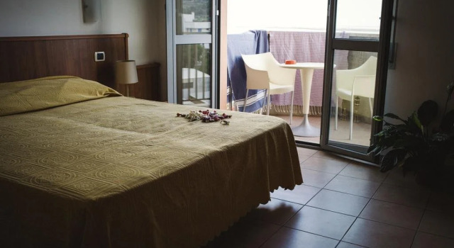 Hotel Royal, Забронировать Отель Отели Джулианова 3 звезды, 3*