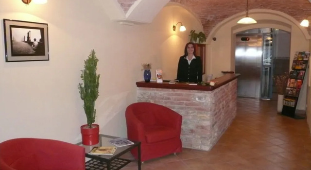 Hotel Karlin, Rezervovat Hotel Levné hotely v Praha, poblíž Národní památník na Vítkově