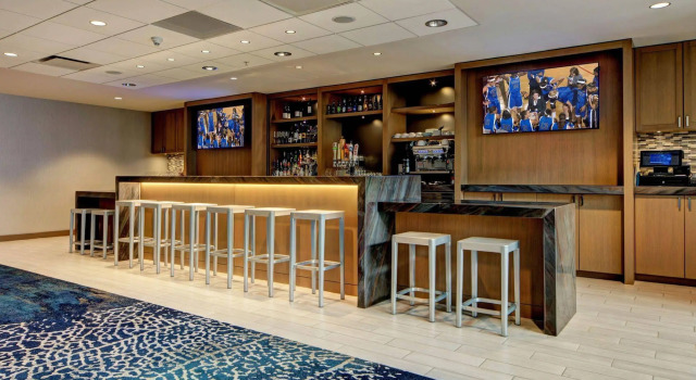 JB Duke Hotel, Забронировать Отель Дарем Raleigh-Durham Metropolitan Area