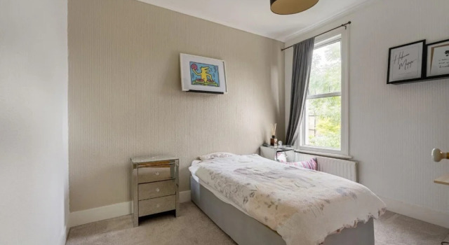 Inviting 3-bed House in Beckenham, Book Hotel Beckenham London og omegn