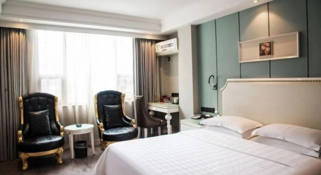 Baiyue Holiday Inn, Book Hotel Hoteller i Shiyan med parkering, Parkering