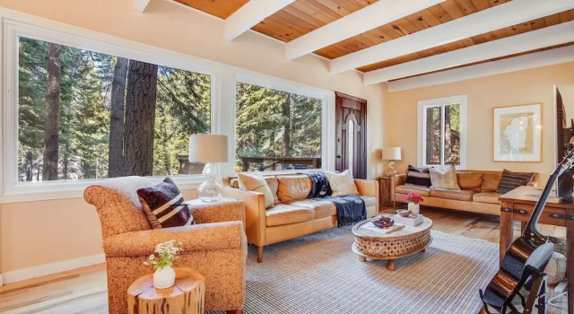 Homewood by Avantstay Amazing Family Cabin w Hot Tub Sauna