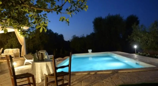 Trullo Mil With Private Pool by Apuliarentals, Book Villa Sommerhuse i Murgia, Hytte