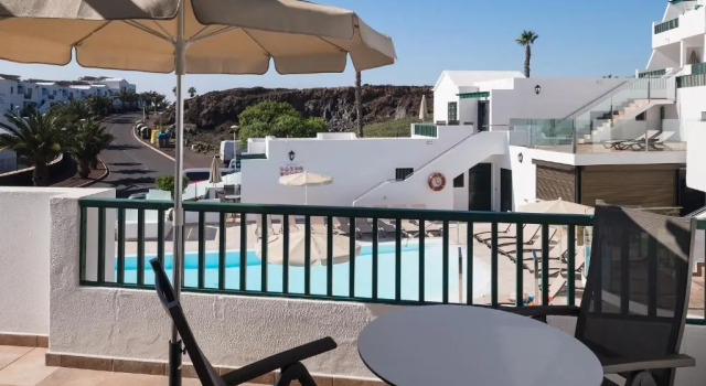 Апартаменты с видом на бассейн Apartamentos Villa Canaima