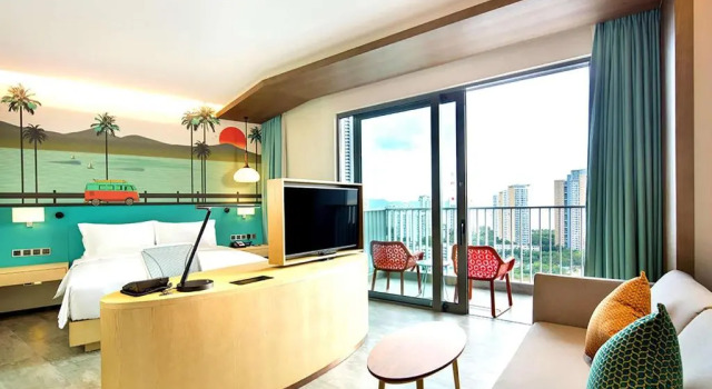 Семейный номер Standard с балконом и с видом на море Hilton Garden Inn Sanya