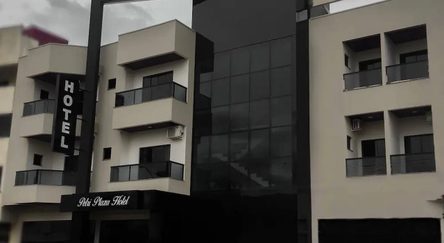 Petri Plaza Hotel, Забронировать Отель Франсиску-Белтран Парана