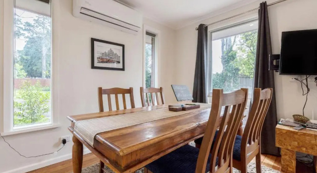 ☆Spacious Bungalow☆5min walk to station☆5min to Box Hill☆WiFi☆Parking