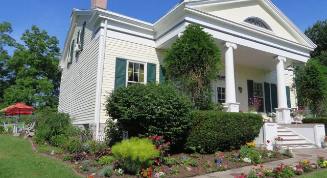 John Morris Manor Bed & Breakfast, Book Hotel Elbridge New York State