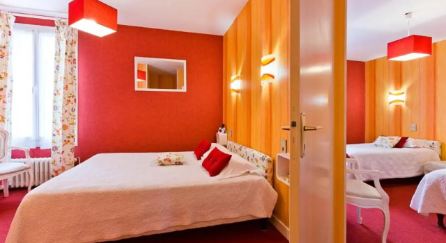 Четырёхместный номер Standard Hôtel Restaurant Le Grillon