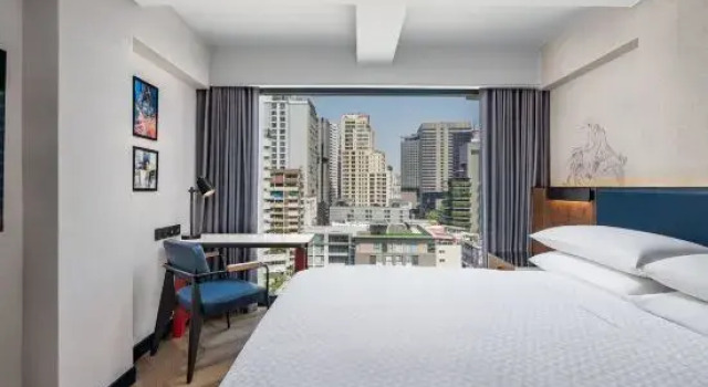 Двухместный номер Deluxe Four Points by Sheraton Bangkok, Sukhumvit 22