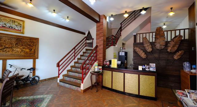 Red Balcony Hotel