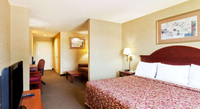 Двухместный Studio Suite Days Inn & Suites by Wyndham Wynne