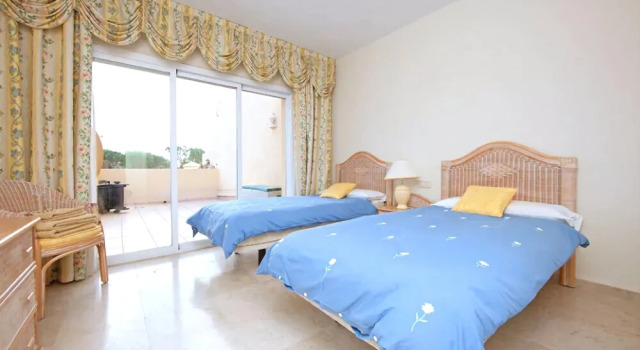 Villa Rio Real Marbella, Забронировать Вилла Отели Марбелья с парковкой, рядом с Пляж Эль-Пинильо, Парковка