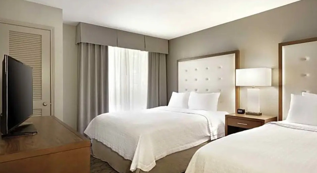 Четырёхместный люкс с 2 комнатами Homewood Suites by Hilton Portland Airport