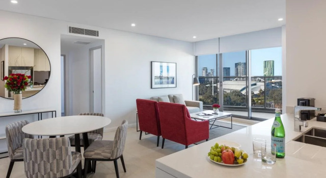 Meriton Suites Carter Street