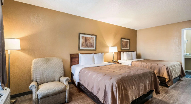 Четырёхместный номер Standard Quality Inn Arkadelphia - University Area