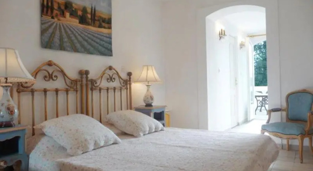 Villa with pool in Provence -Villa Romantique sleeps up to 12 4 in optional gite, Забронировать Вилла Виллы Овернь-Рона-Альпы, Вилла