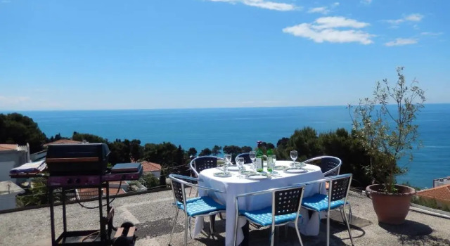 3 Bedroom Apartment Ulcinj