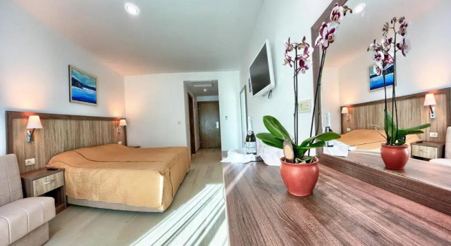 Hotel Nano, 预订 酒店 德尔韦尼克 Makarska Riviera