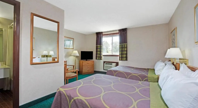 Четырёхместный номер Standard Super 8 by Wyndham Kenmore/Buffalo/Niagara Falls Area