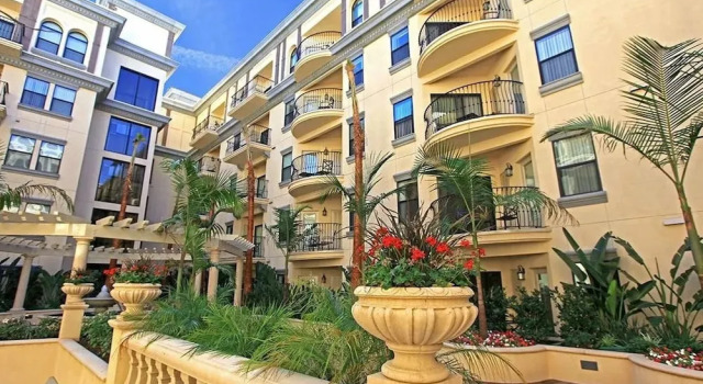 DTLA Apartment With Parking and Pool, Забронировать Апартаменты/квартира Лос-Анджелес - центр города Лос-Анджелес, рядом с St. Thomas Hospital Group